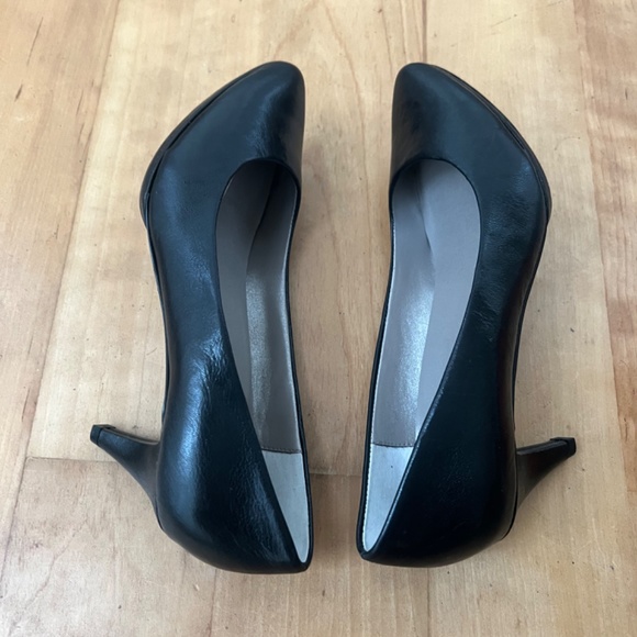 Black high heel pumps - Picture 5 of 6